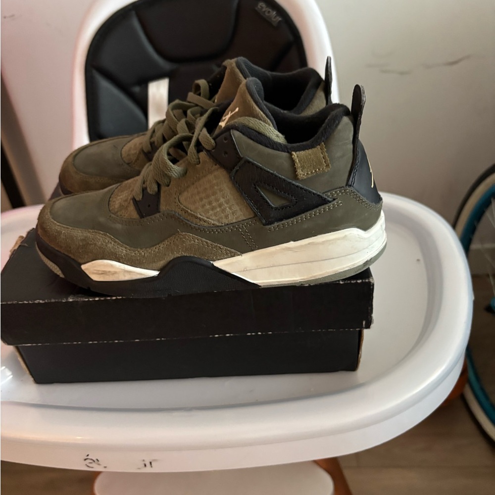 Jordan Kids Sneakers in Olive and Black